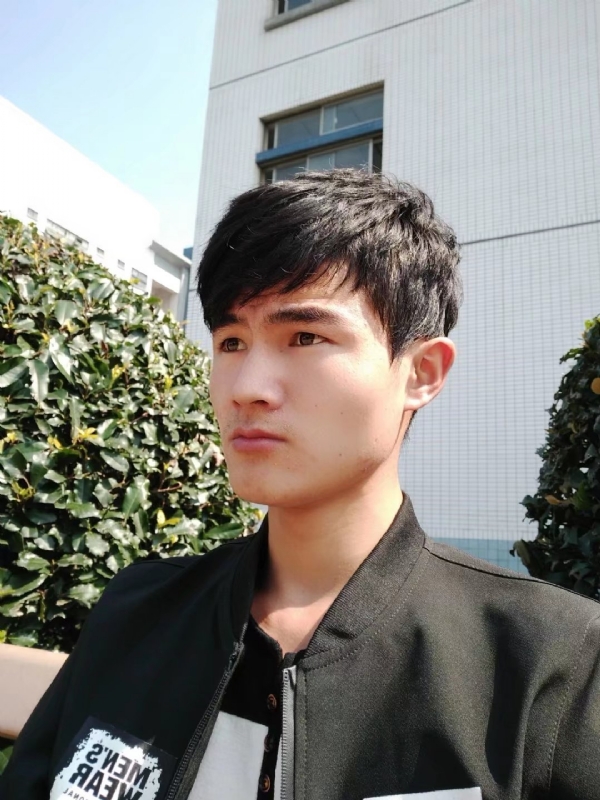 阳光男孩的第四张照片--苏州中老年相亲网